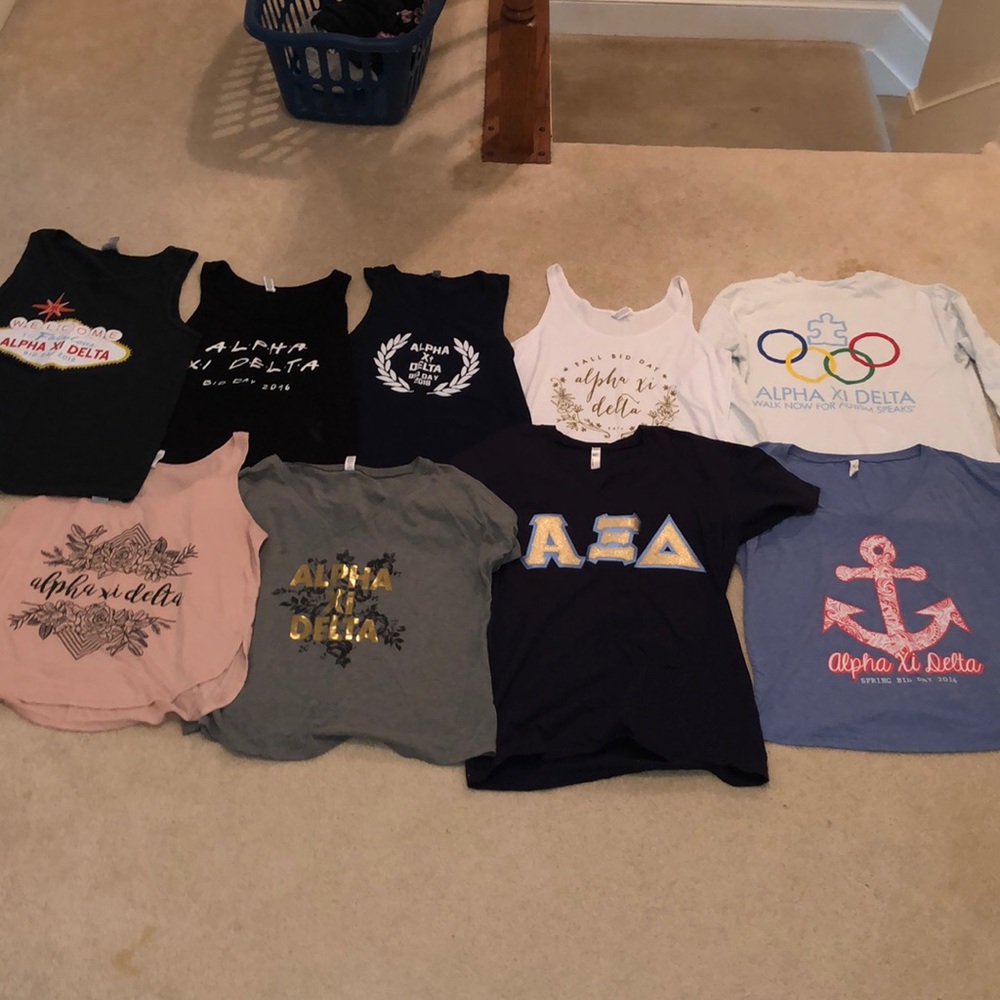 9 Alpha Xi Delta Shirts size M